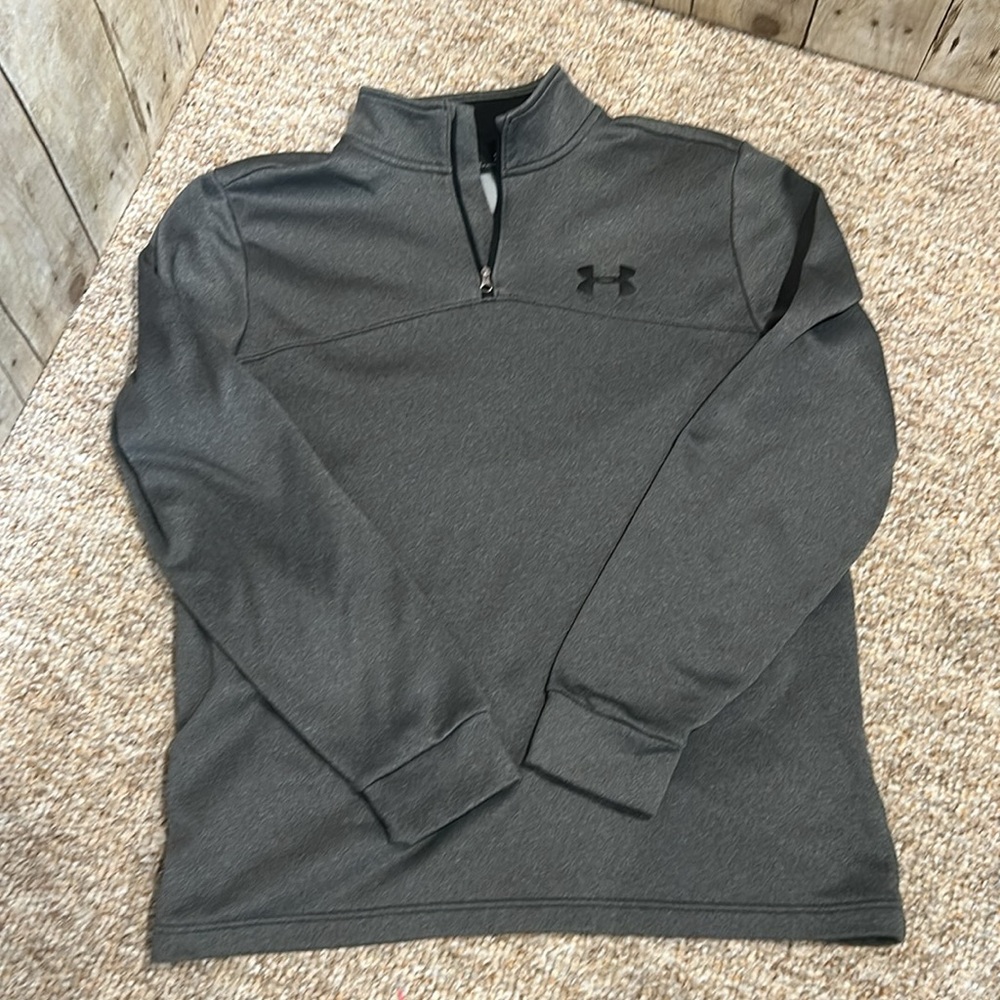 Under Armour Dark Gray 1/4 Pullover medium excellent condition